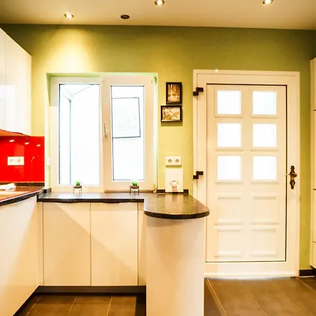 Holiday home W20 I Gruppen I 7 Fuer 9 I 2 Baeder I Garten I Netflix Smart Tv I Premium